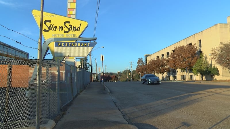 The hotel opened in 1960 and was known as a lodging place for out-of-town legislators.