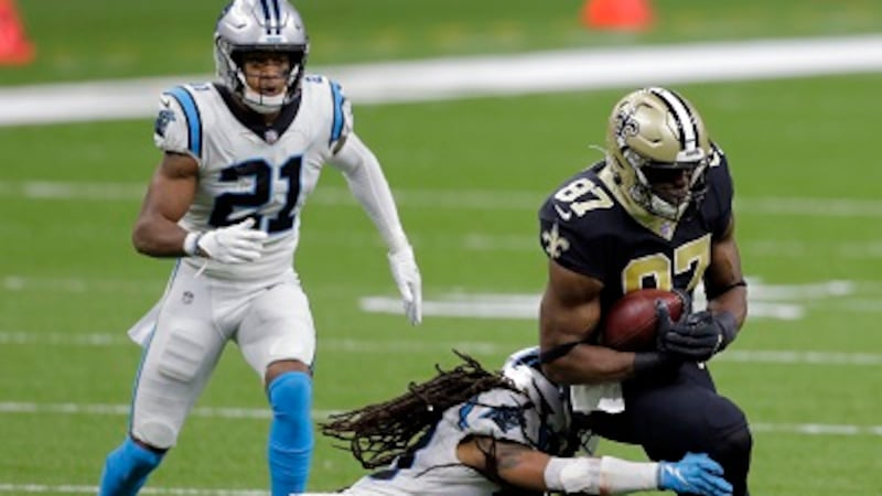 Jared Cook catches a pass from Drew Brees. (Pool Photo)