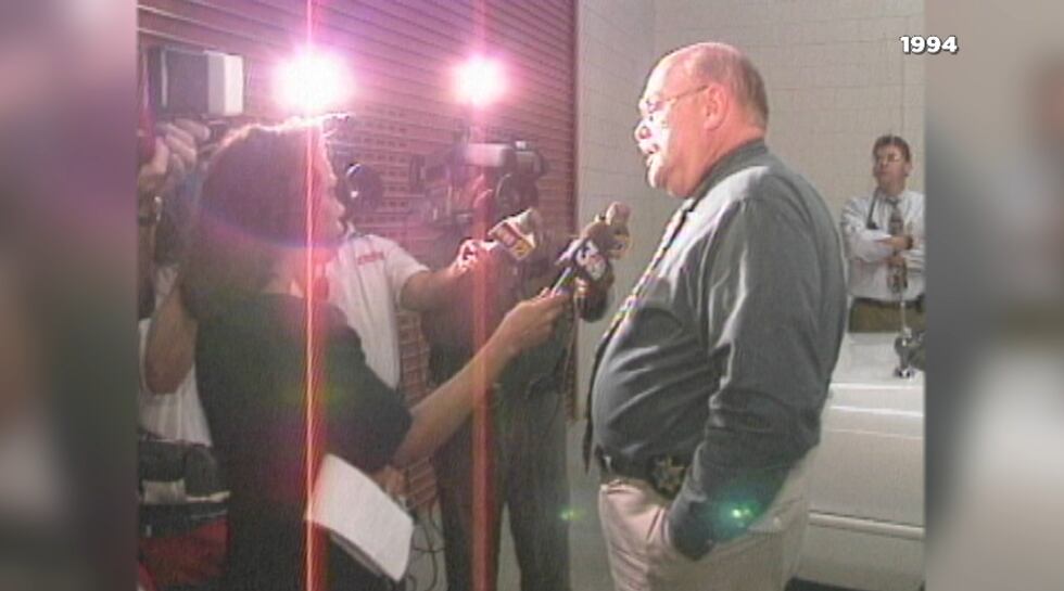 Hinds Co. Sheriff Malcolm McMillin addresses reporters on November 14, 1994